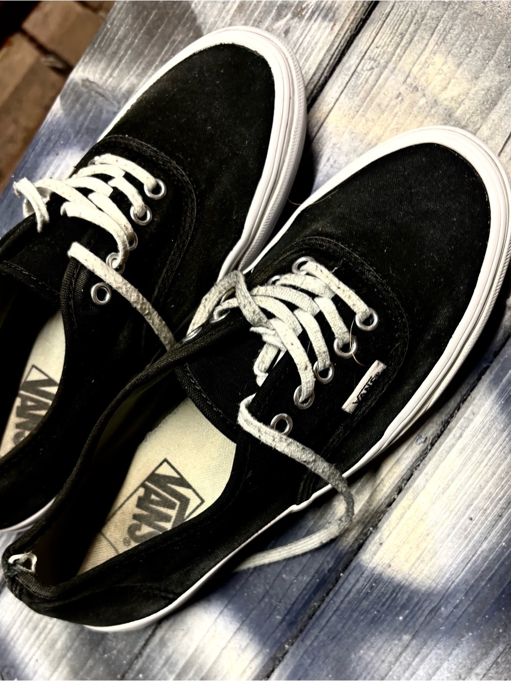 Vans WOMen's Classic Low-Top Canvas Sneakers - Black size 7 - Picture 5 of 9